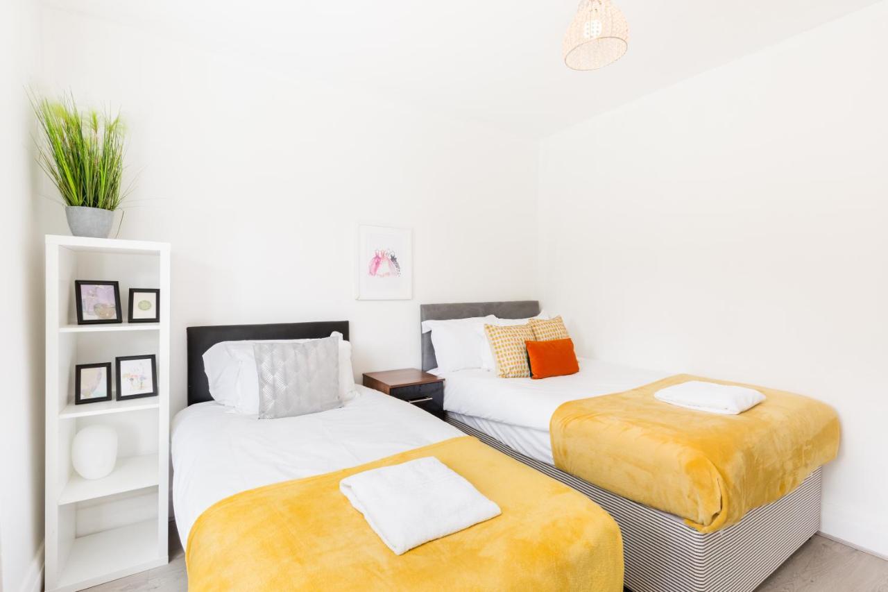 Beautiful 6 Bedroom House For 17 Guests Next To Edgbaston Stadium Birmingham Dış mekan fotoğraf